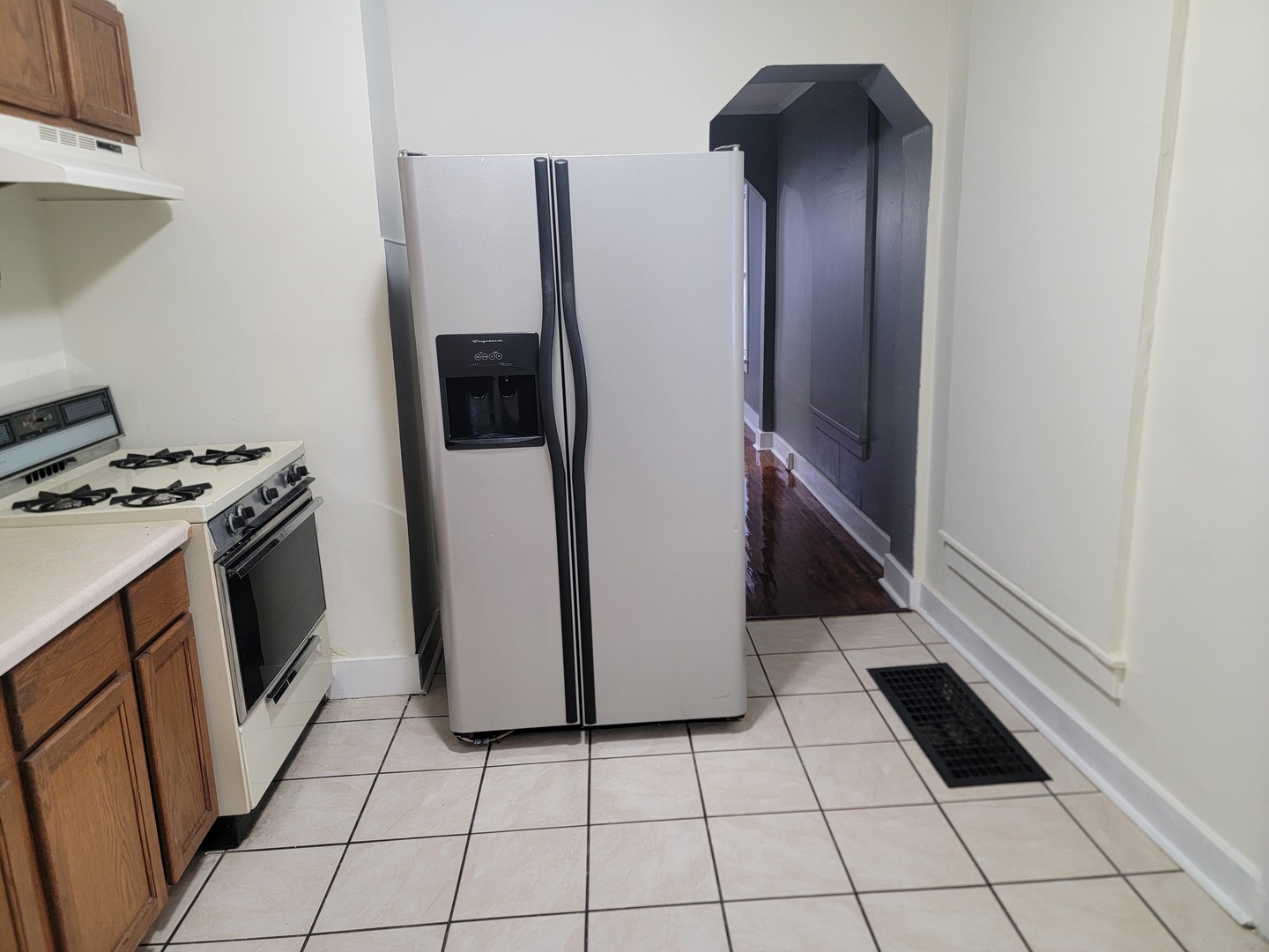 406 E Oakland Avenue, Bloomington, IL 61701