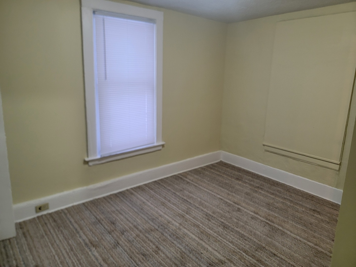 406 E Oakland Avenue, Bloomington, IL 61701