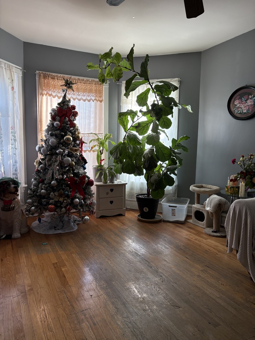 3924 N Sawyer Avenue, Chicago, IL 60618