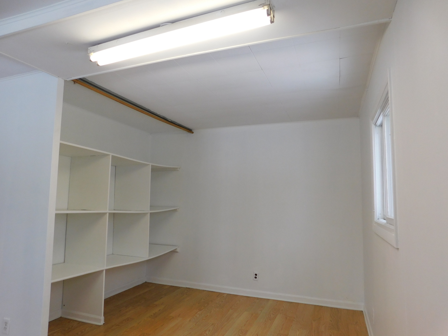 33 Hawthorne Lane, Streamwood, IL 60107