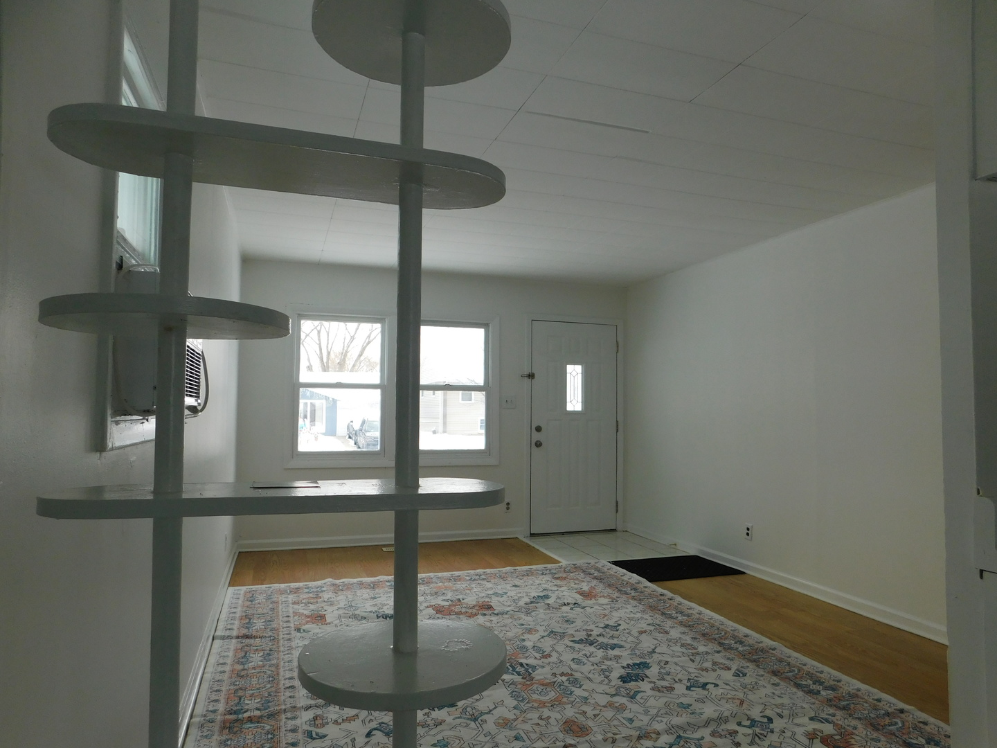 33 Hawthorne Lane, Streamwood, IL 60107