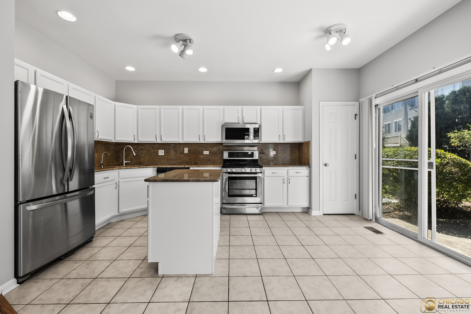 600 Creekside Circle #600, Gurnee, IL 60031