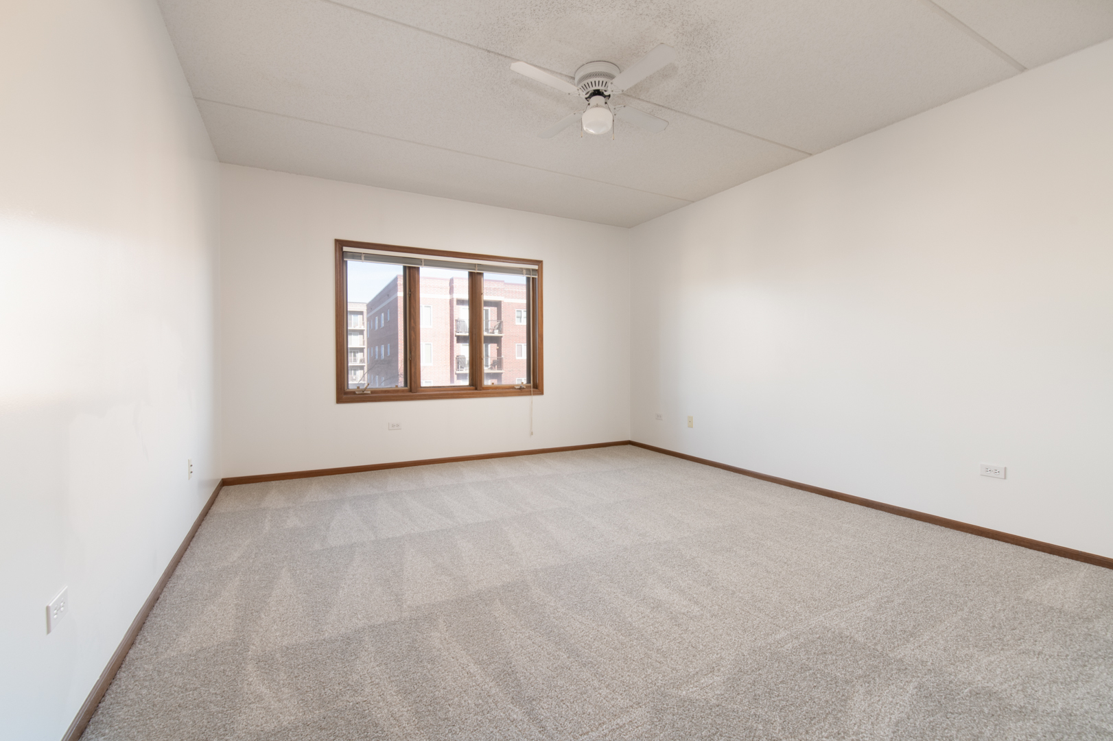 1325 PERRY Street #401, Des Plaines, IL 60016