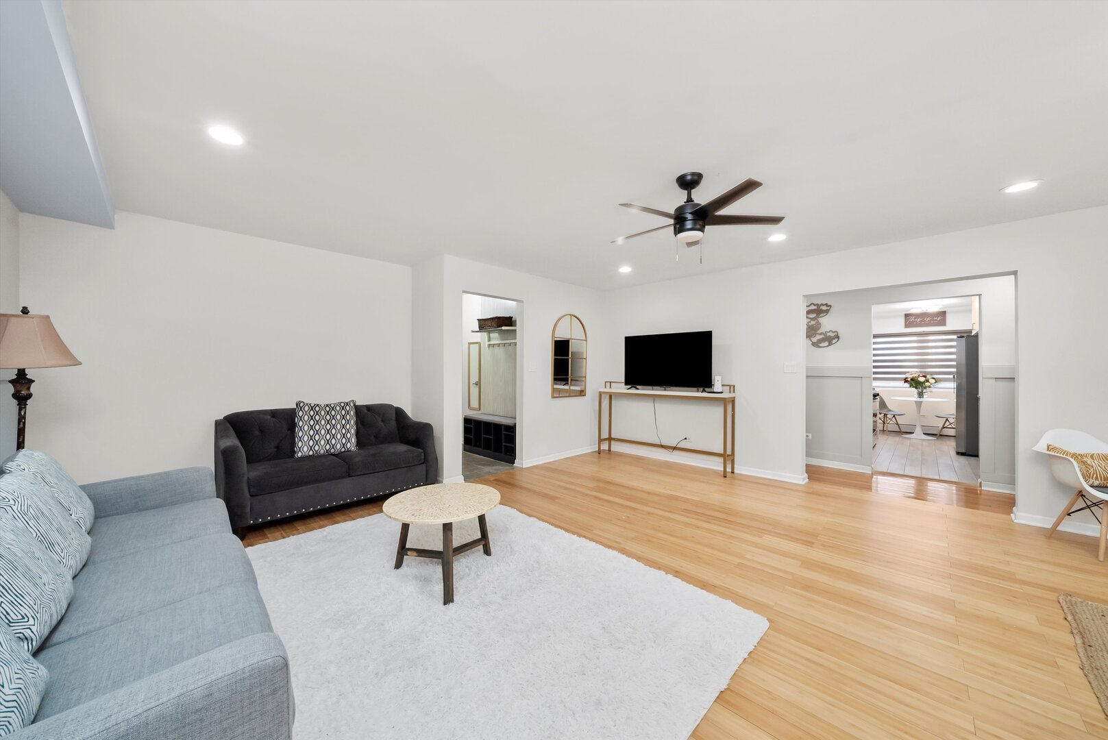 415 S Maple Avenue #202, Oak Park, IL 60302