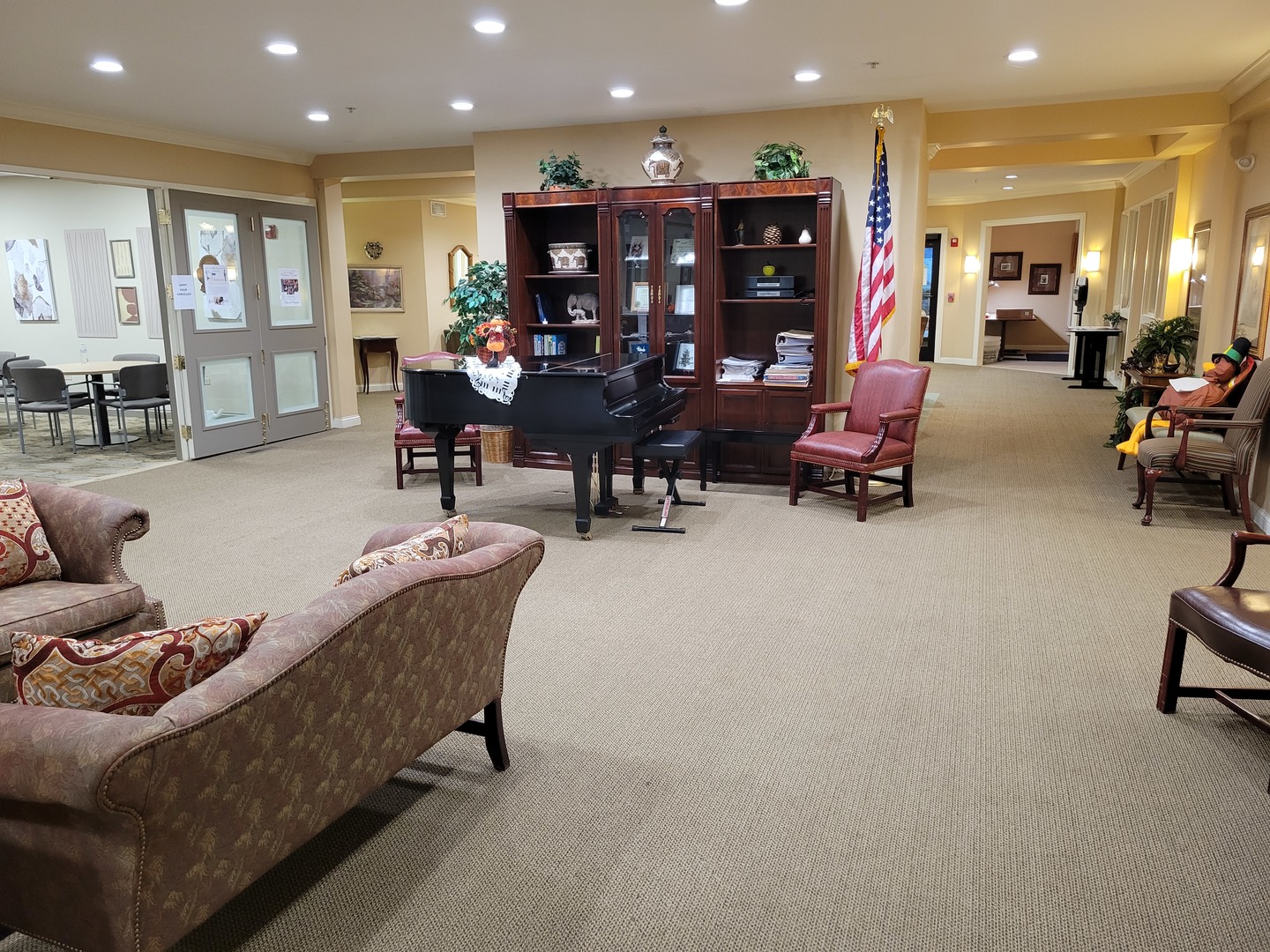 605 Barrington Avenue #216, East Dundee, IL 60118