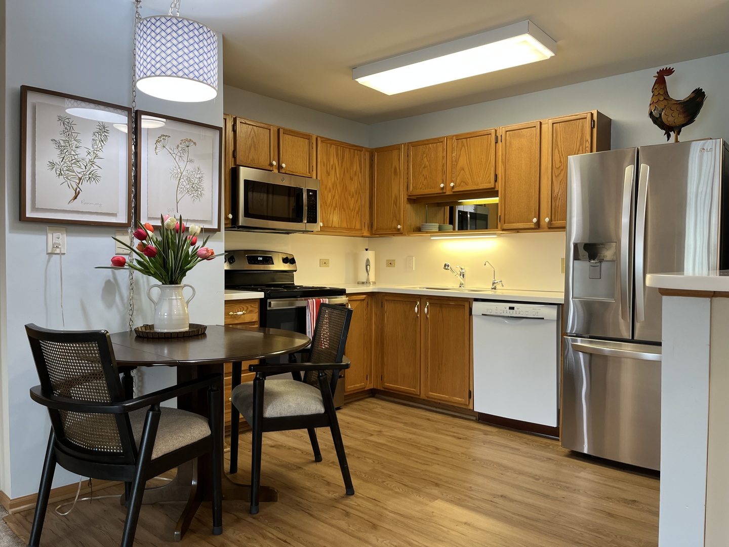 605 Barrington Avenue #216, East Dundee, IL 60118