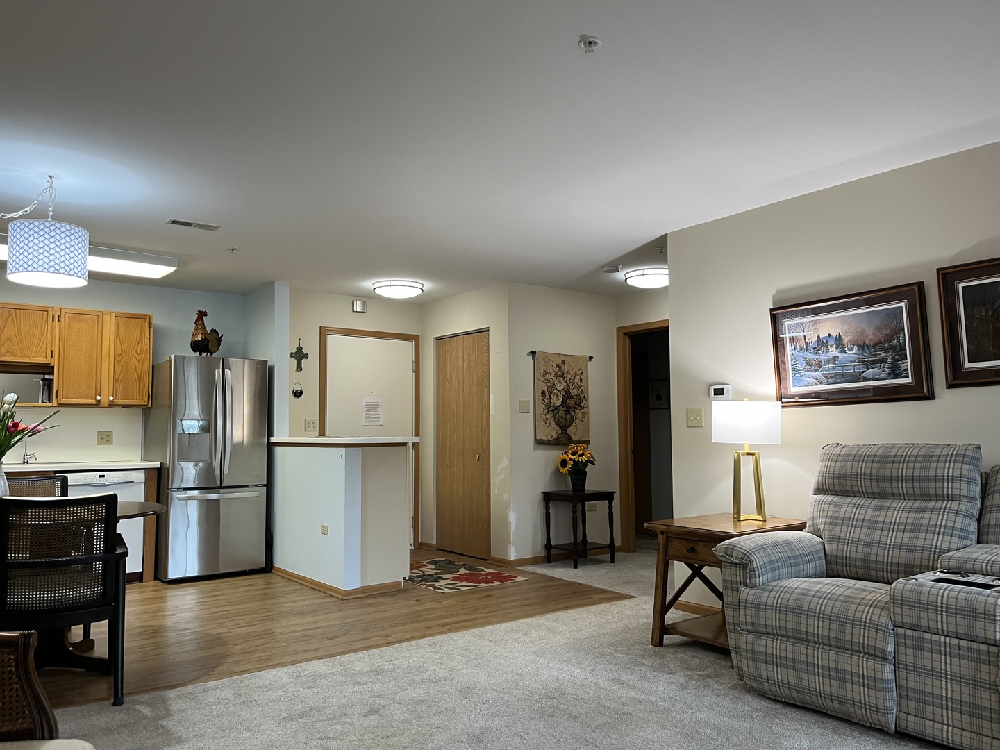 605 Barrington Avenue #216, East Dundee, IL 60118