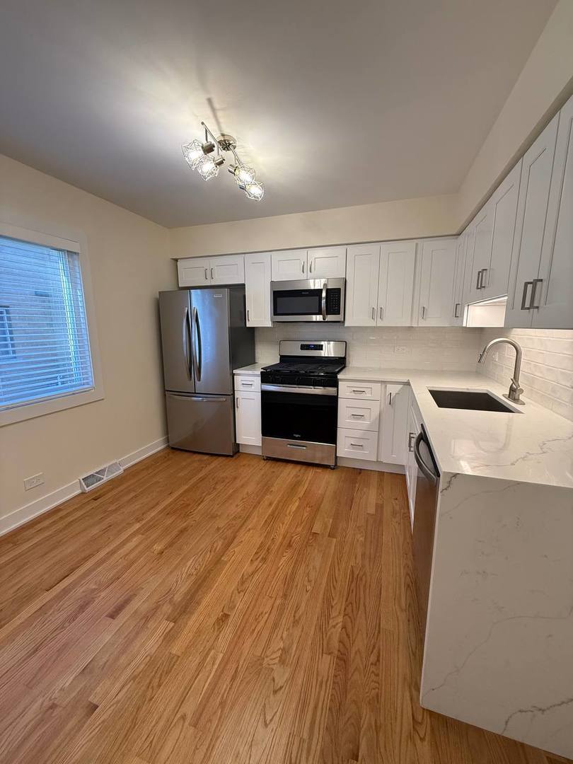 415 E Lincoln Street, Mount Prospect, IL 60056