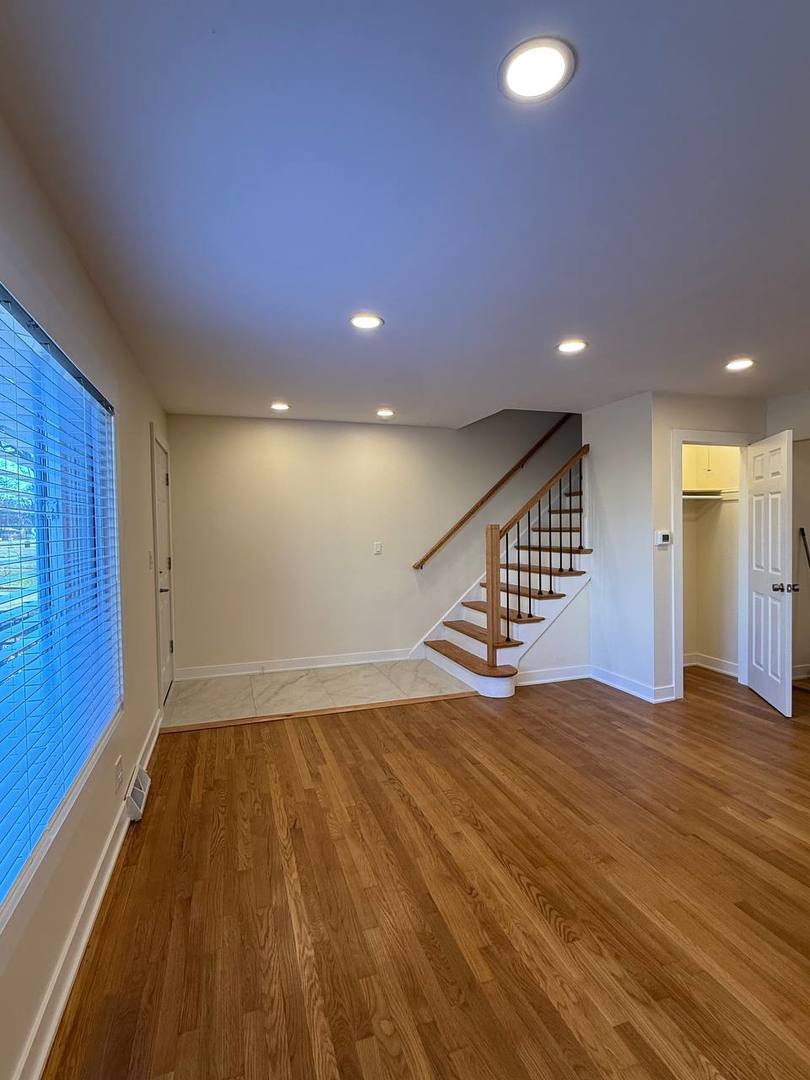 415 E Lincoln Street, Mount Prospect, IL 60056