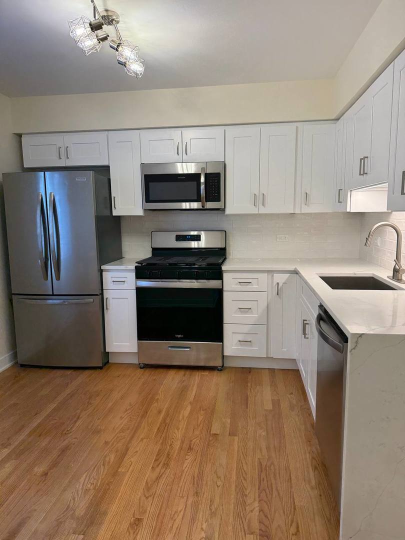 415 E Lincoln Street, Mount Prospect, IL 60056