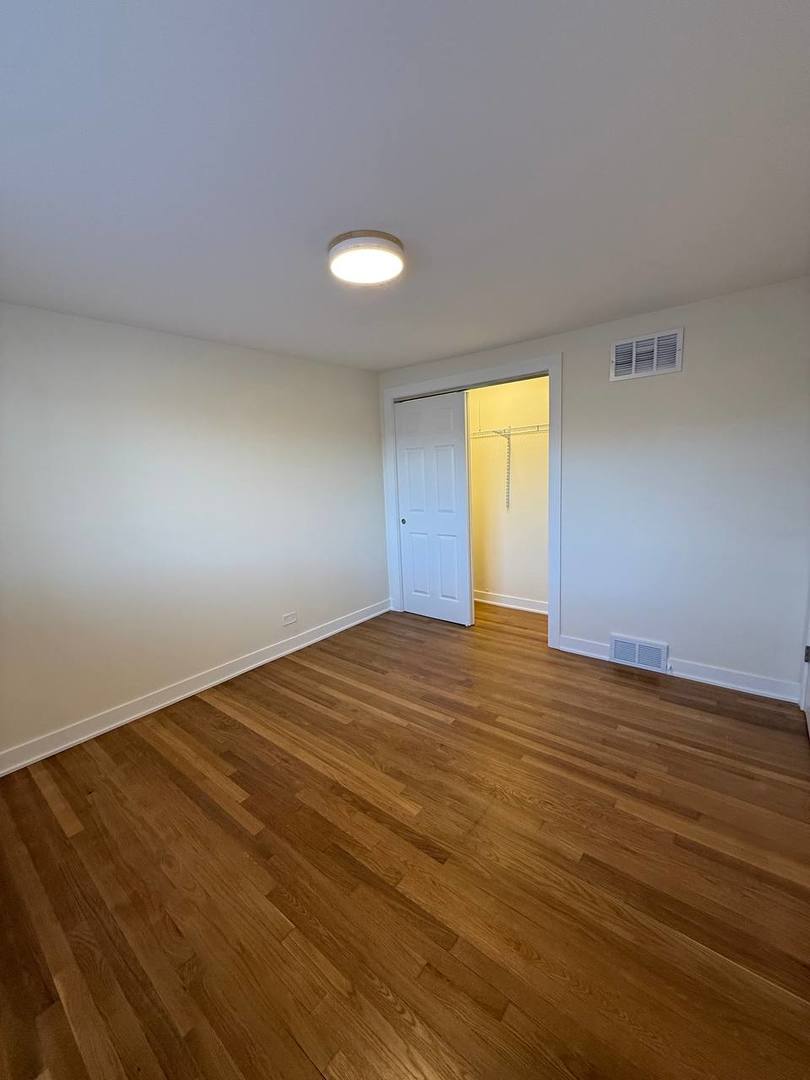 415 E Lincoln Street, Mount Prospect, IL 60056