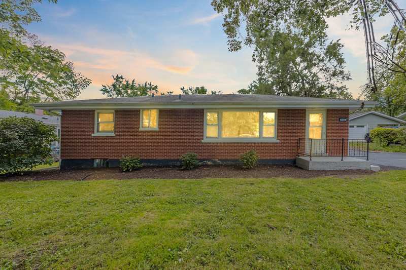 752 Rolling Drive, Lisle, IL 60532