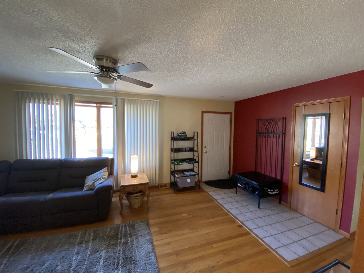 9820 Menard Avenue, Oak Lawn, IL 60453