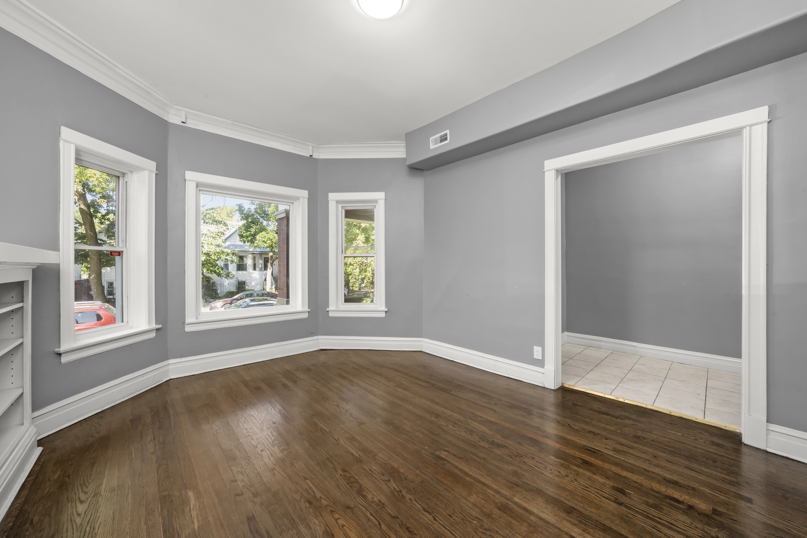 7841 S Burnham Avenue, Chicago, IL 60649