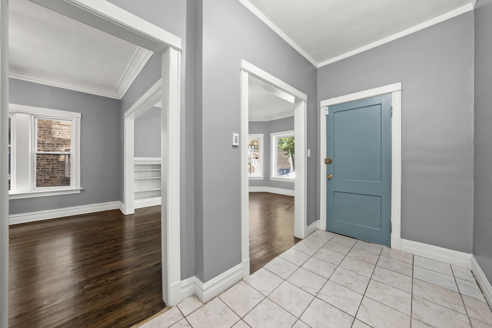 7841 S Burnham Avenue, Chicago, IL 60649