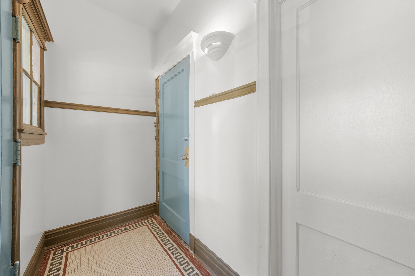 7841 S Burnham Avenue, Chicago, IL 60649