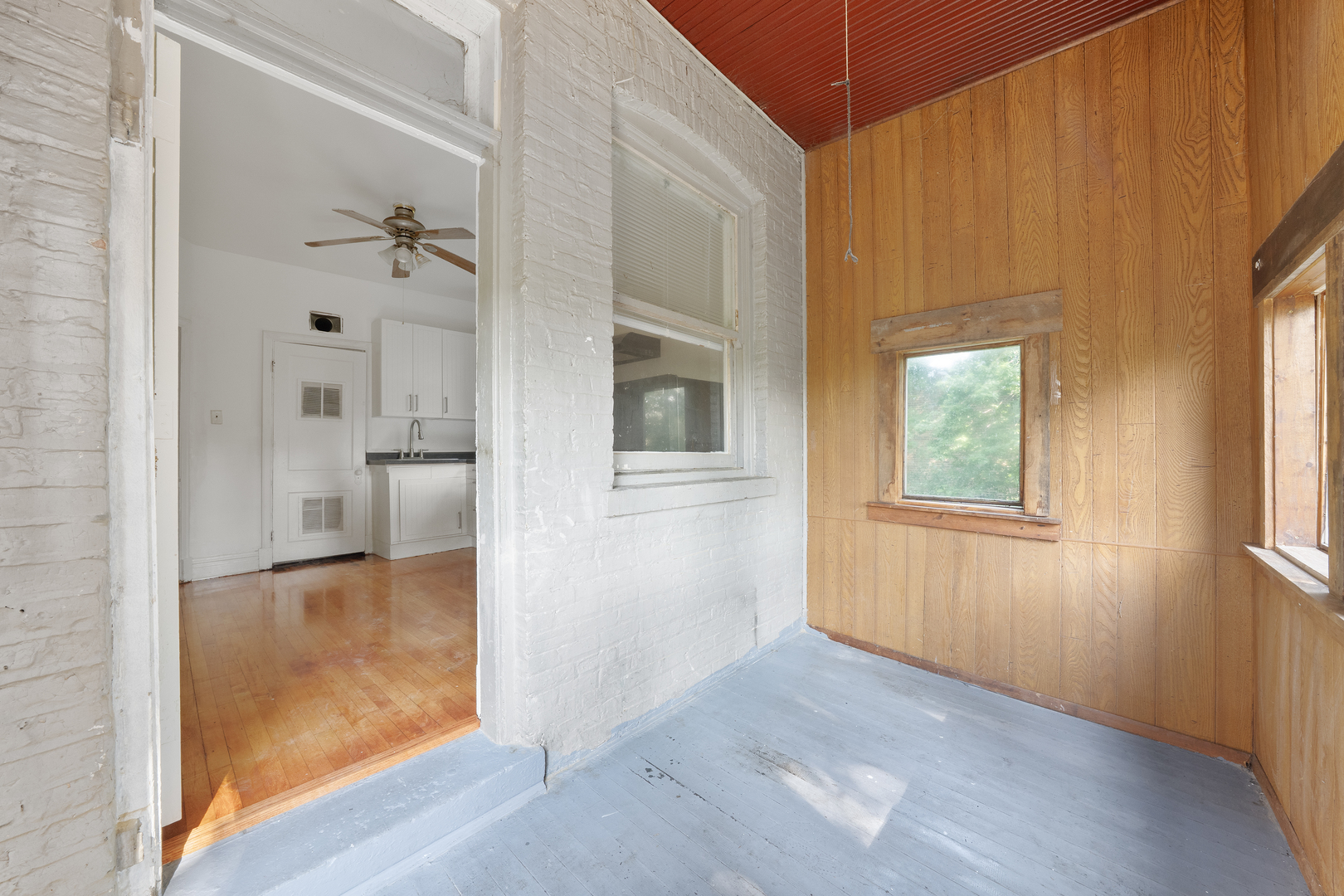 7841 S Burnham Avenue, Chicago, IL 60649