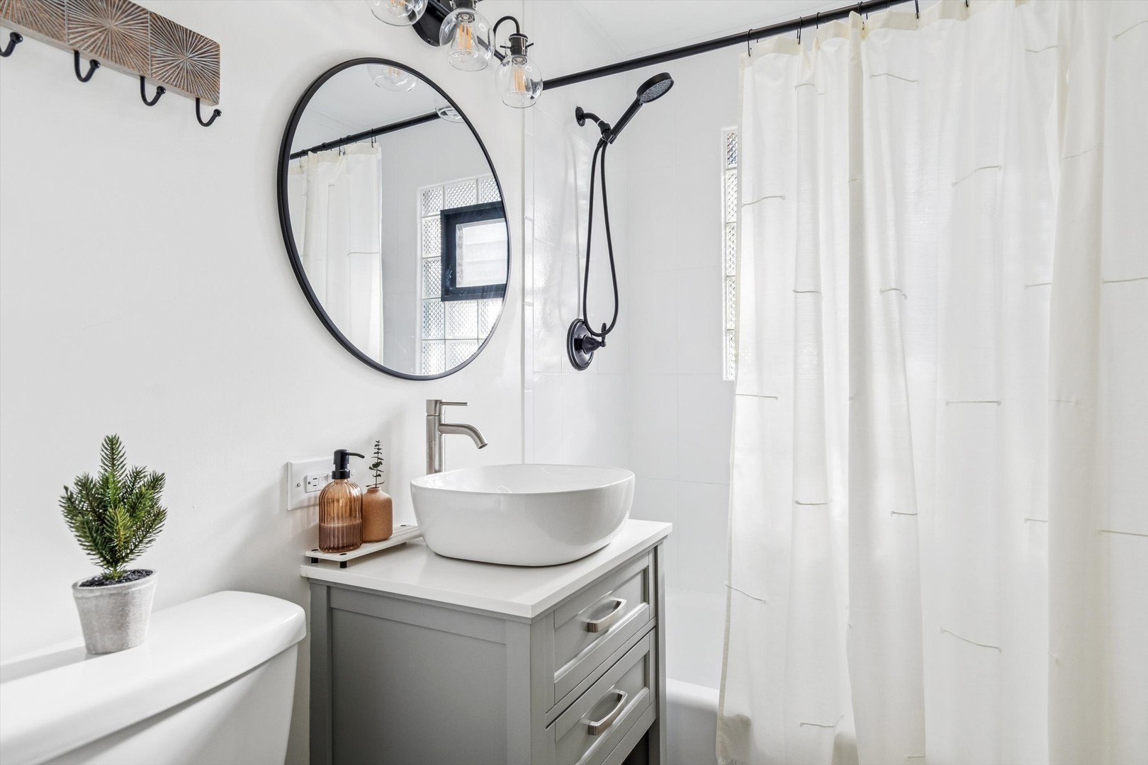 201 67th Street, Darien, IL 60561