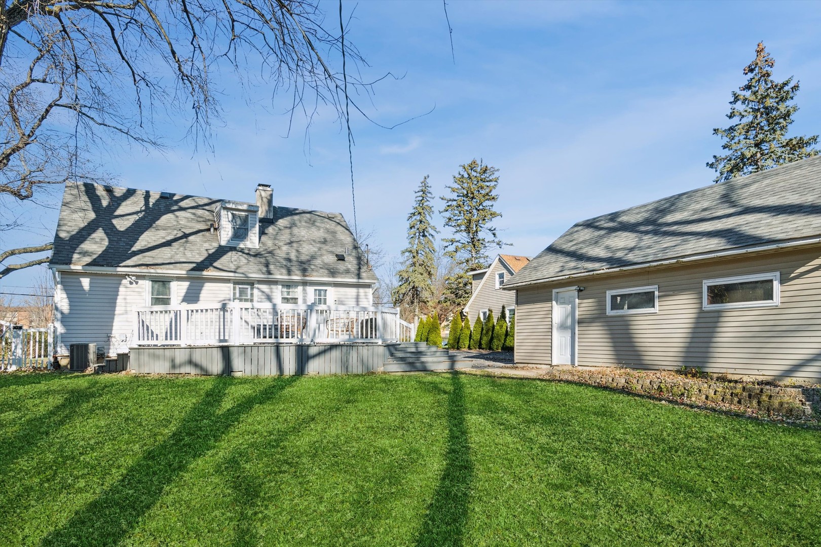 201 67th Street, Darien, IL 60561