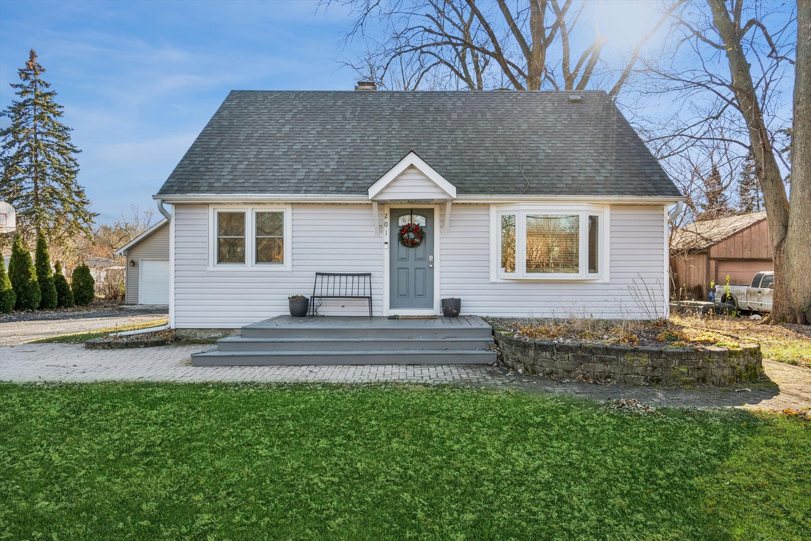 201 67th Street, Darien, IL 60561