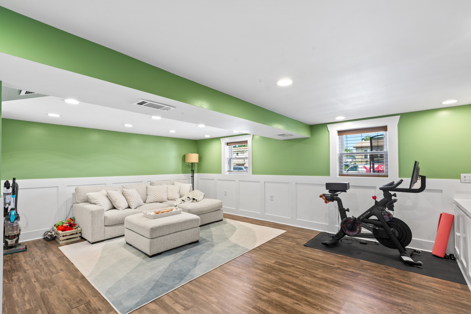 5823 Stuart Lane, Oak Forest, IL 60452