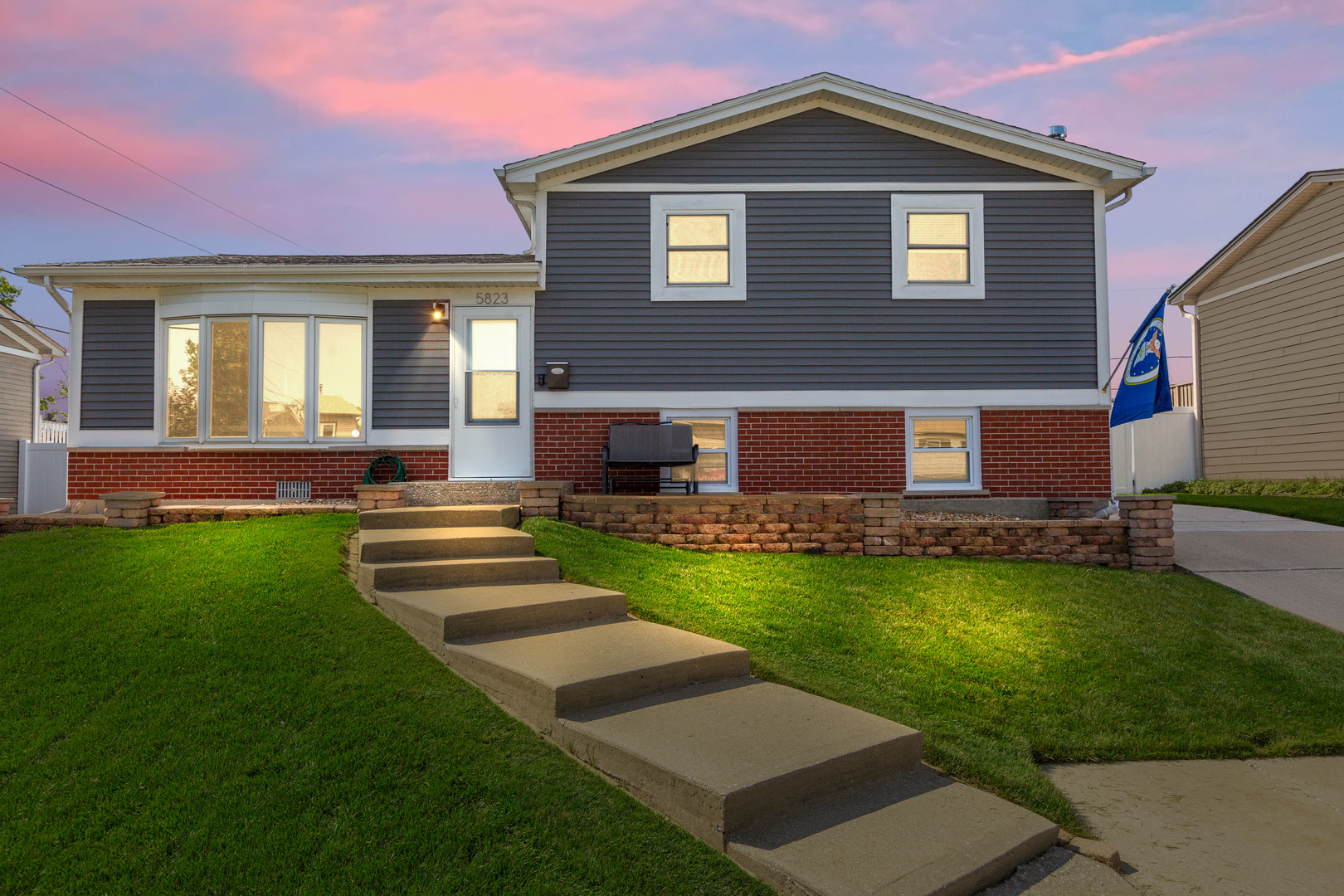 5823 Stuart Lane, Oak Forest, IL 60452