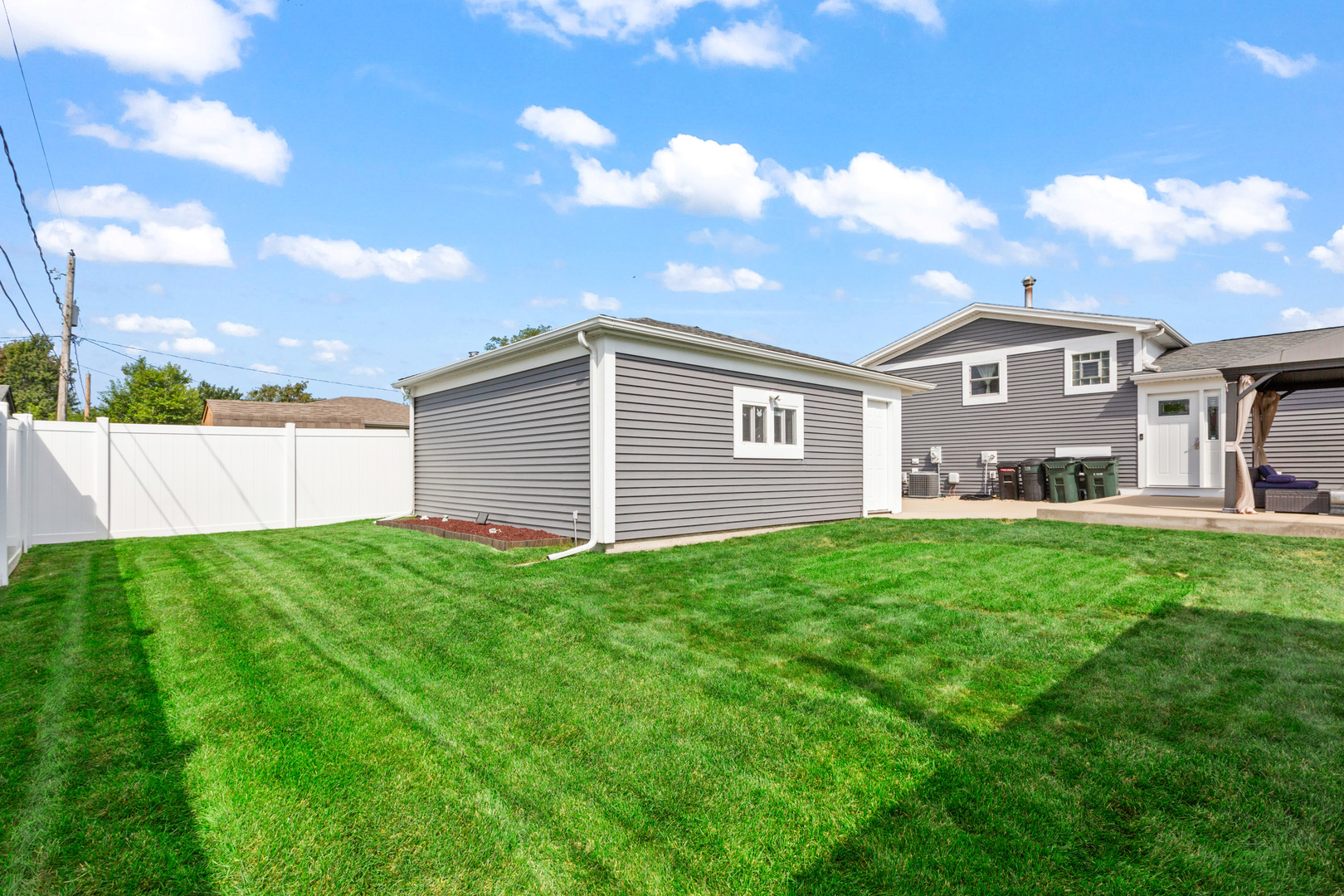 5823 Stuart Lane, Oak Forest, IL 60452