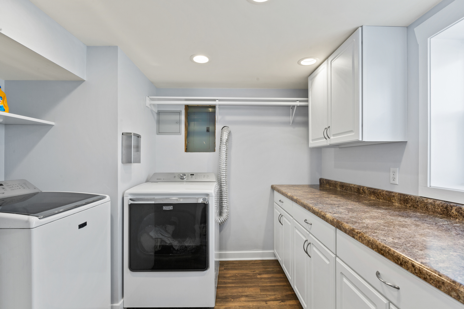 5823 Stuart Lane, Oak Forest, IL 60452