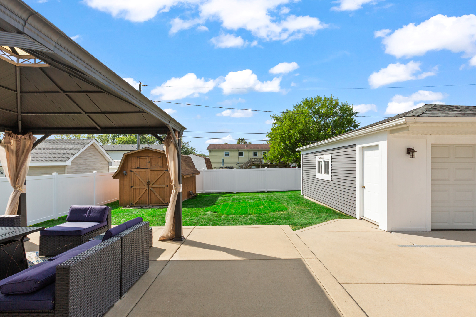 5823 Stuart Lane, Oak Forest, IL 60452