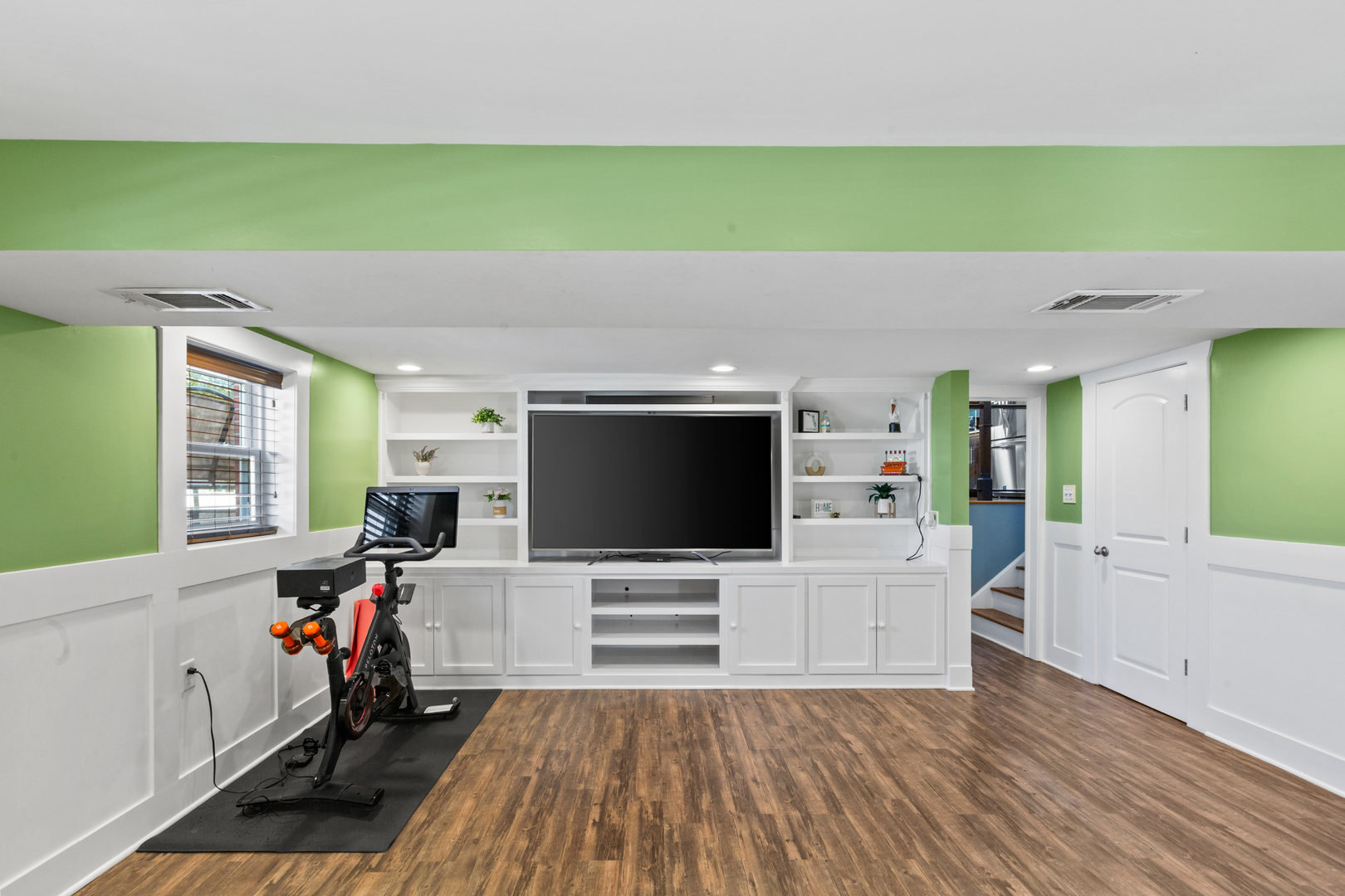 5823 Stuart Lane, Oak Forest, IL 60452