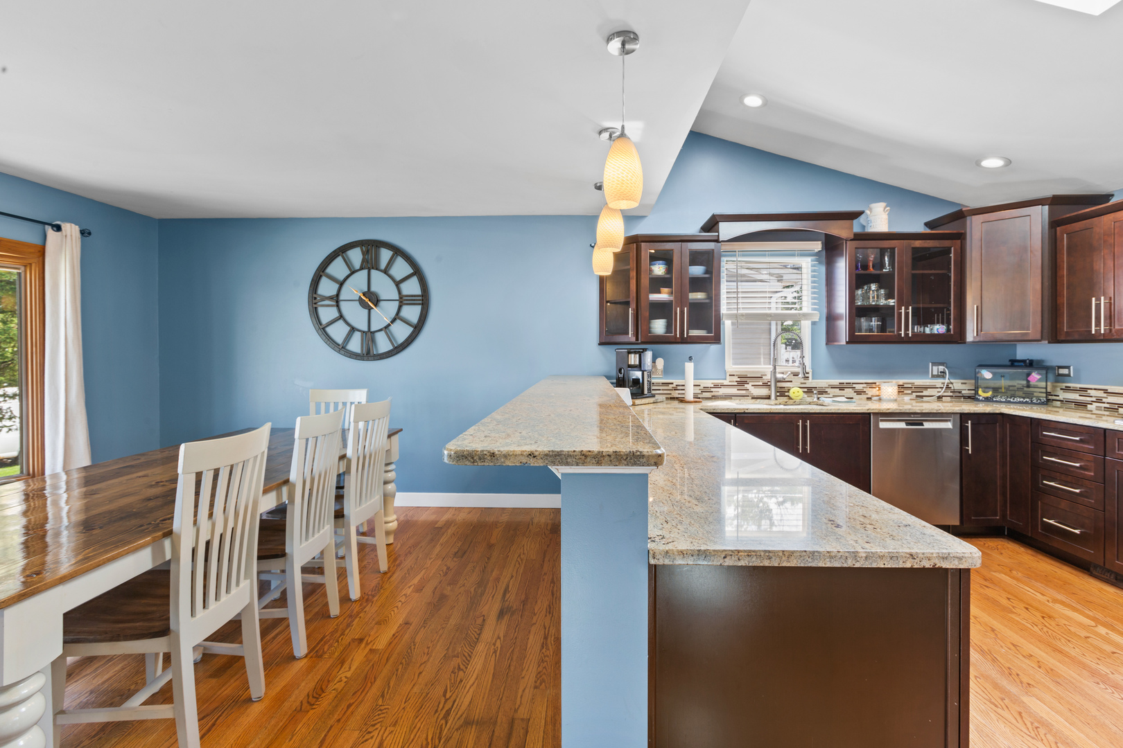 5823 Stuart Lane, Oak Forest, IL 60452