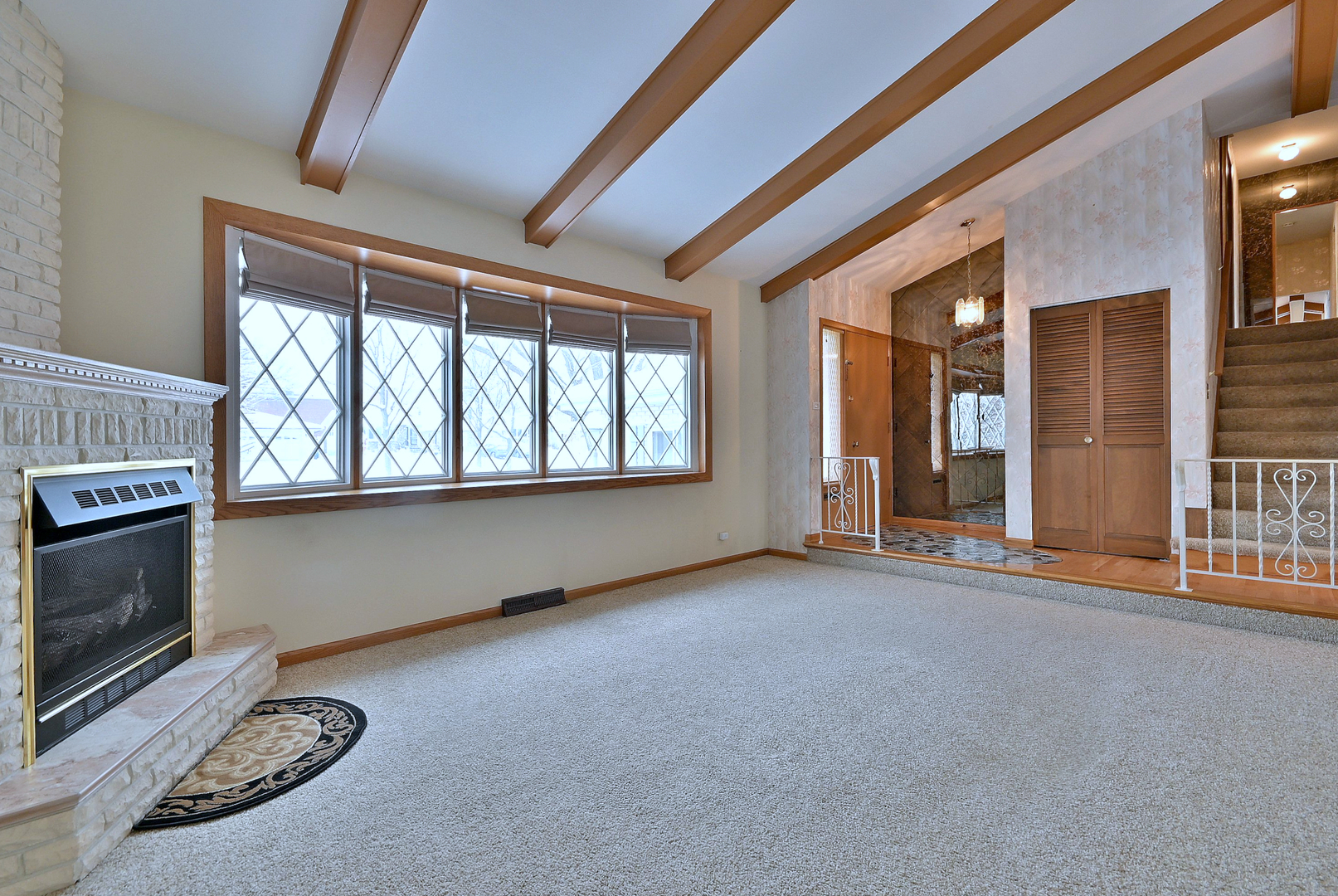 231 N Flora Parkway, Addison, IL 60101