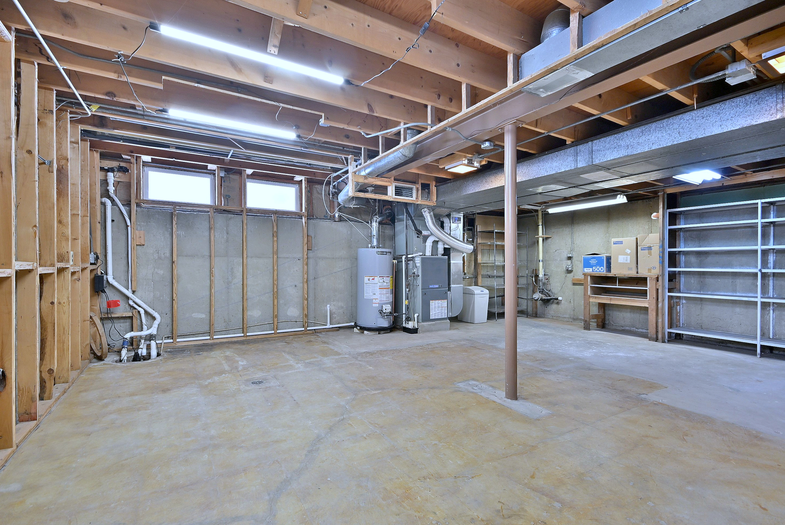 231 N Flora Parkway, Addison, IL 60101