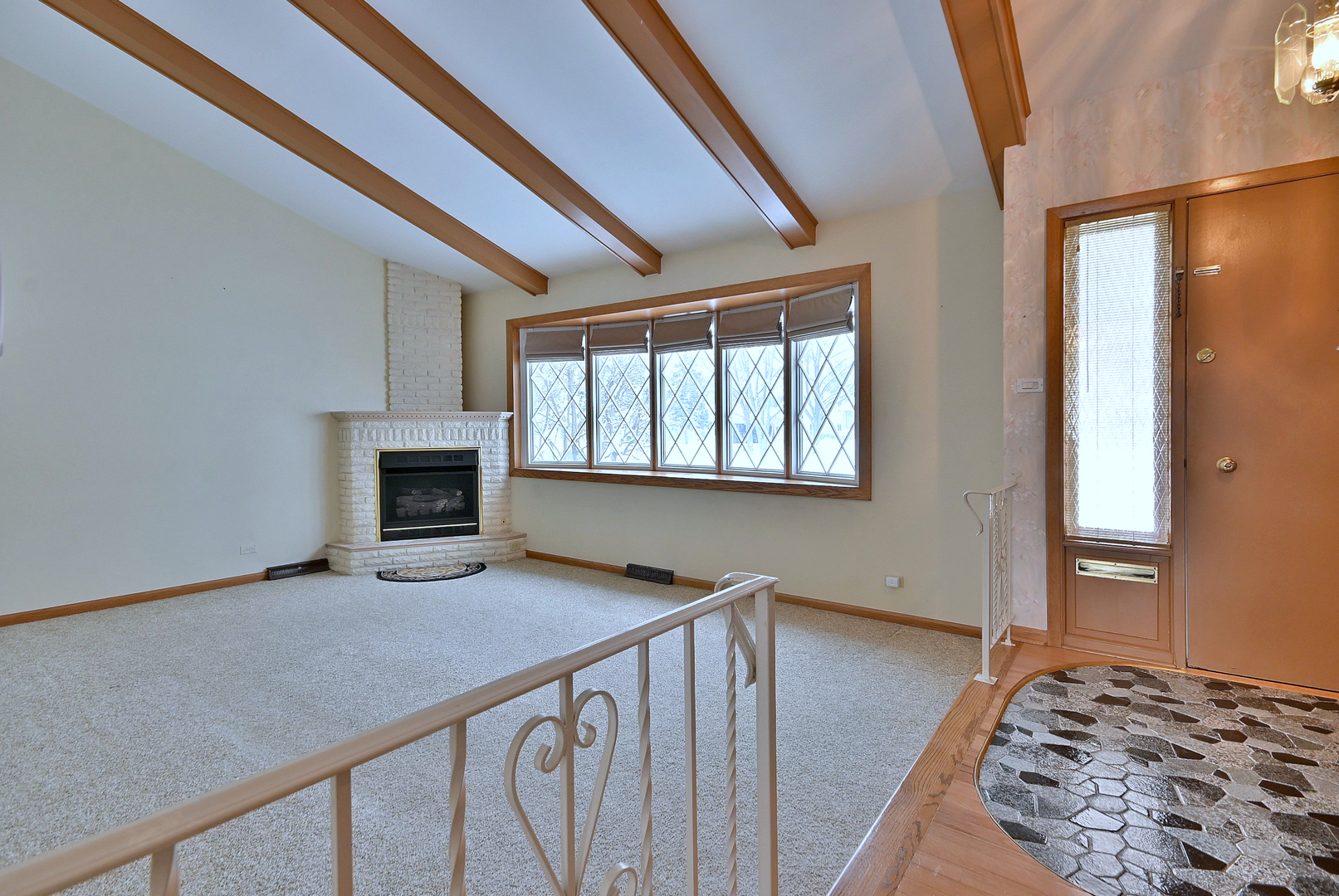 231 N Flora Parkway, Addison, IL 60101