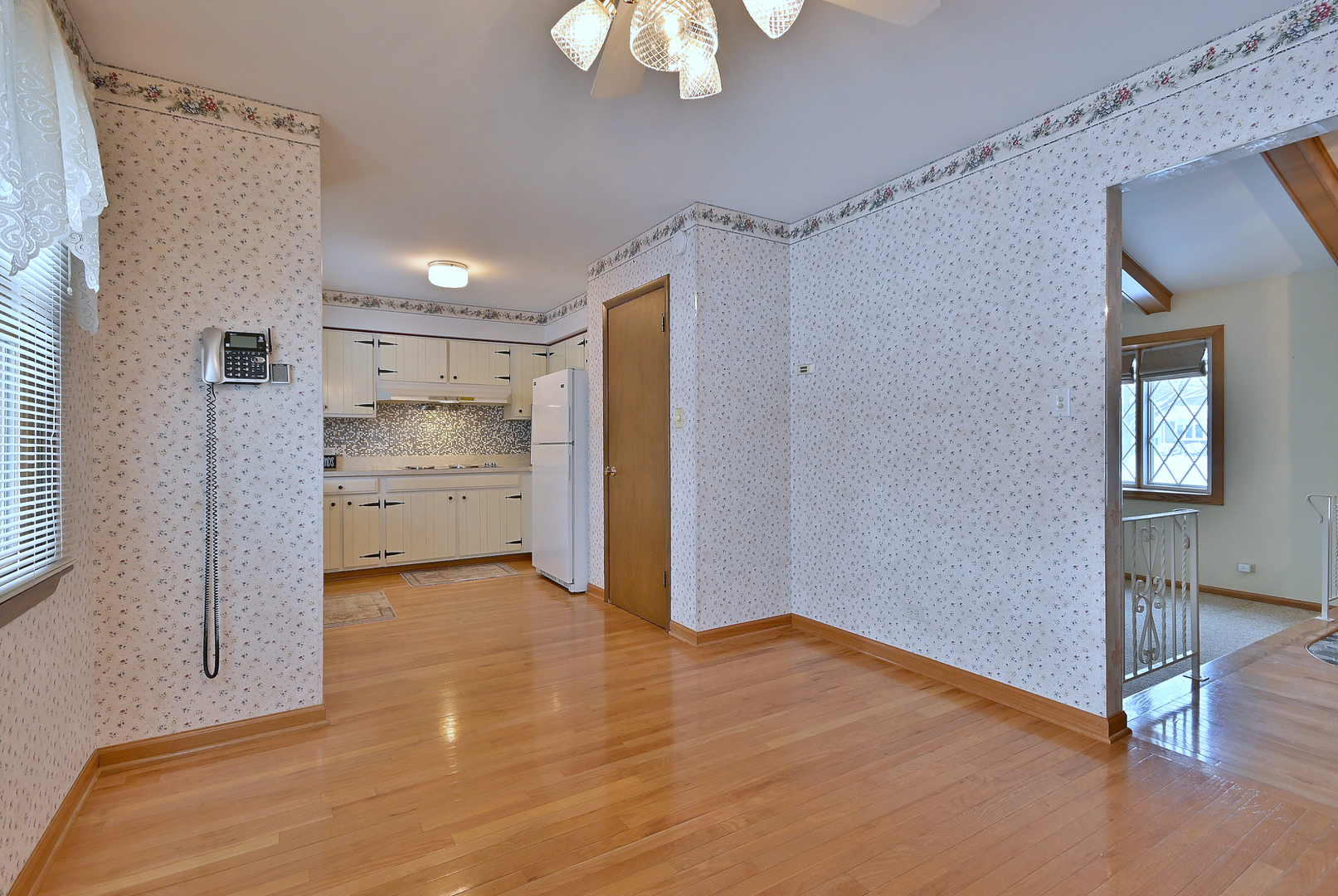 231 N Flora Parkway, Addison, IL 60101