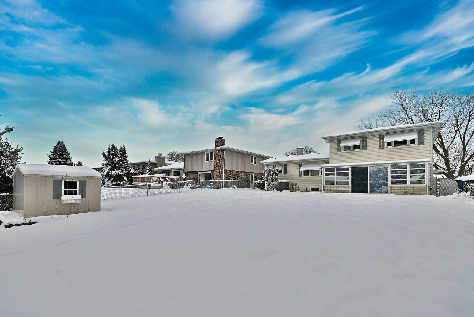 231 N Flora Parkway, Addison, IL 60101