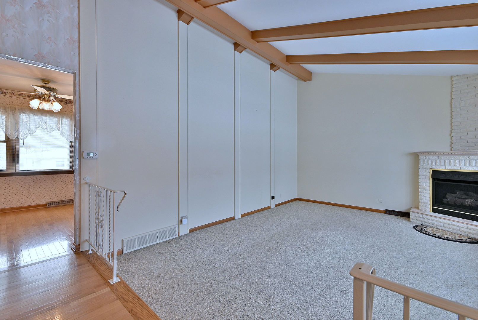 231 N Flora Parkway, Addison, IL 60101