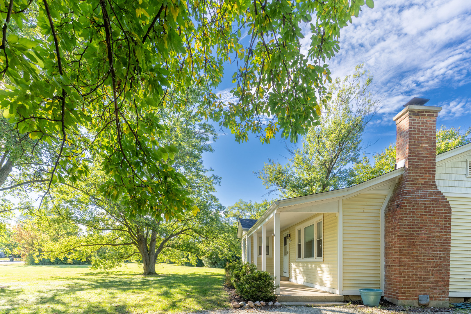 1392 W 52nd Place, La Grange Highlands, IL 60525