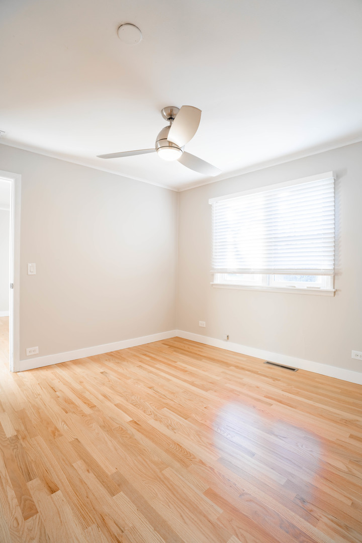 1392 W 52nd Place, La Grange Highlands, IL 60525