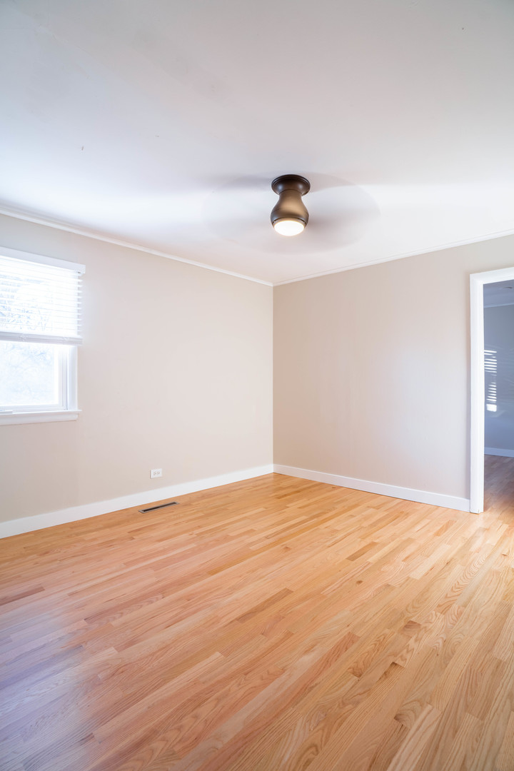 1392 W 52nd Place, La Grange Highlands, IL 60525