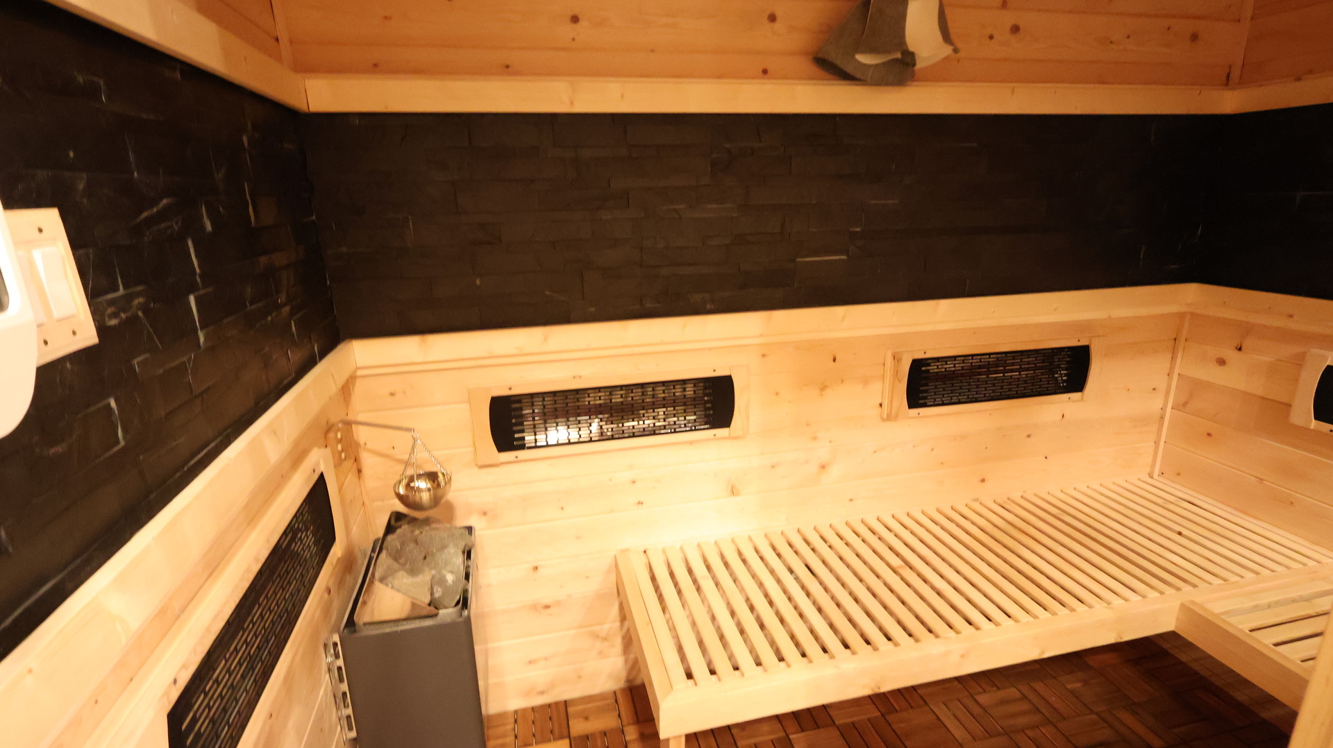 2221 Donegal Drive, Darien, IL 60561