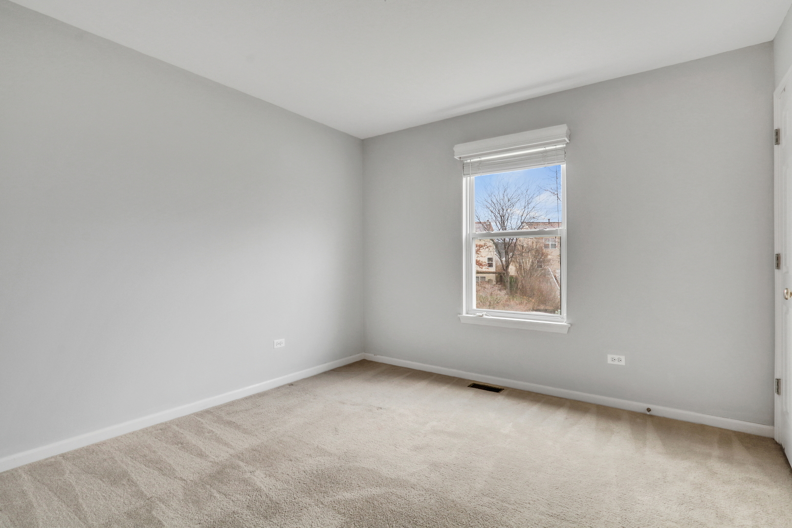 1948 Lily Lane, Round Lake, IL 60073