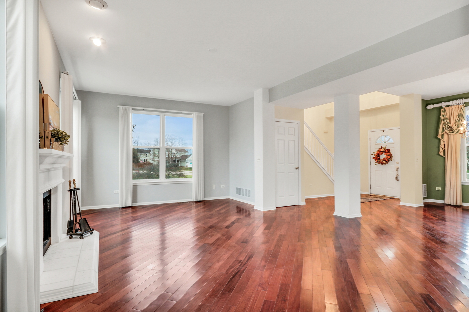 1948 Lily Lane, Round Lake, IL 60073