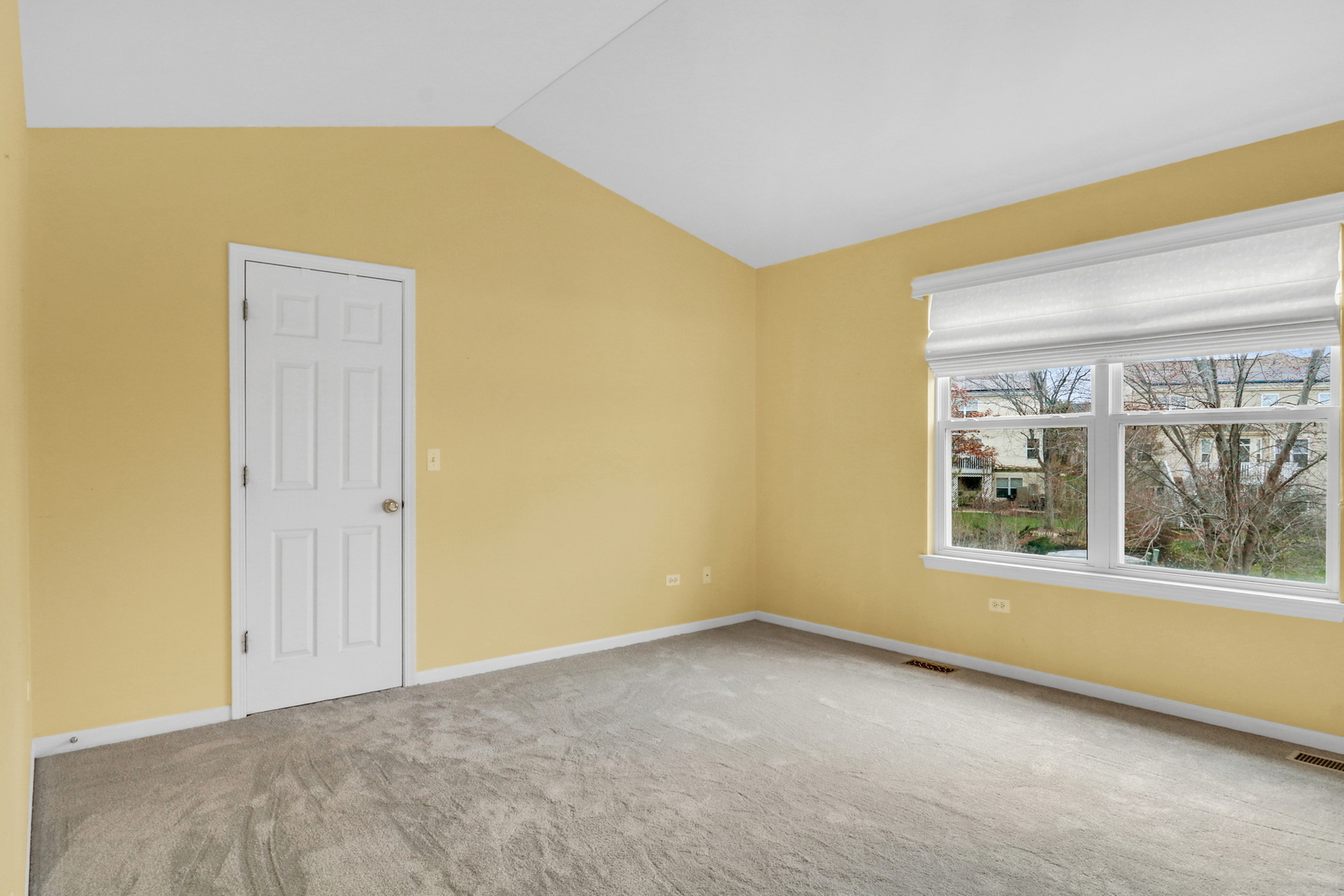 1948 Lily Lane, Round Lake, IL 60073