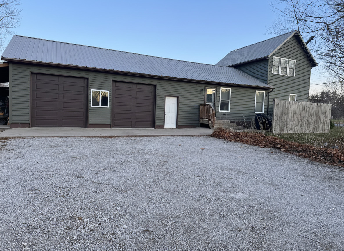 912 E Locust Street, Fairbury, IL 61739