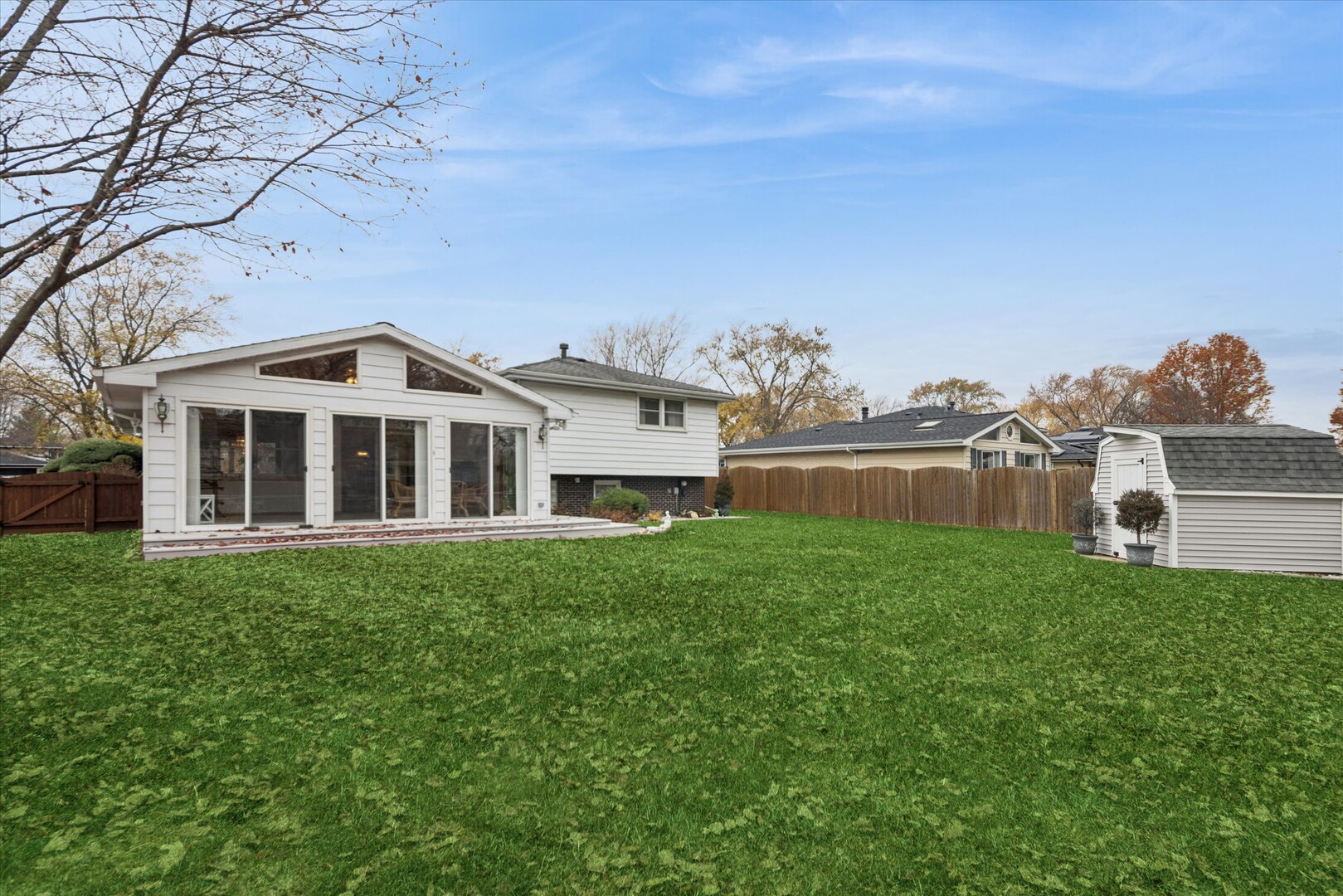 9S215 Florence Avenue, Downers Grove, IL 60516