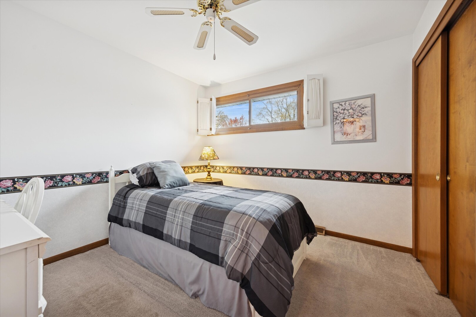 9S215 Florence Avenue, Downers Grove, IL 60516