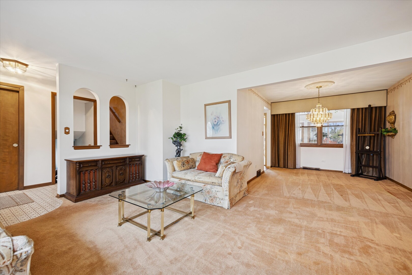 9S215 Florence Avenue, Downers Grove, IL 60516