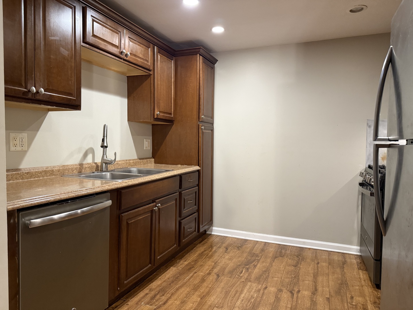 154 E Bailey Road #G, Naperville, IL 60565