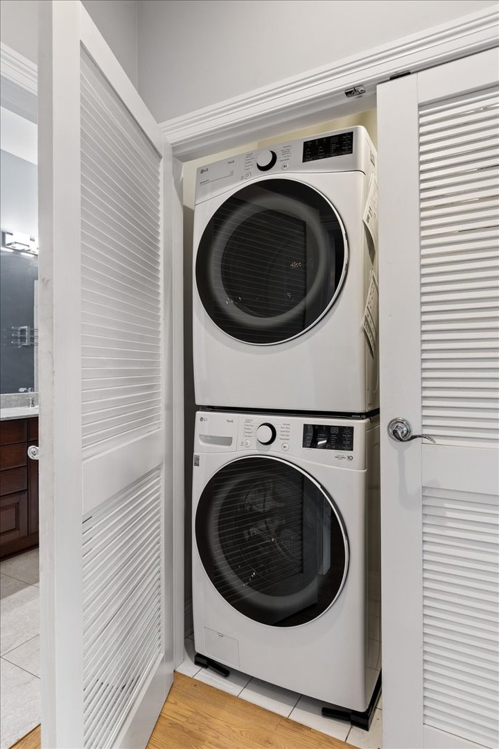 2811 N Bell Avenue #202, Chicago, IL 60618